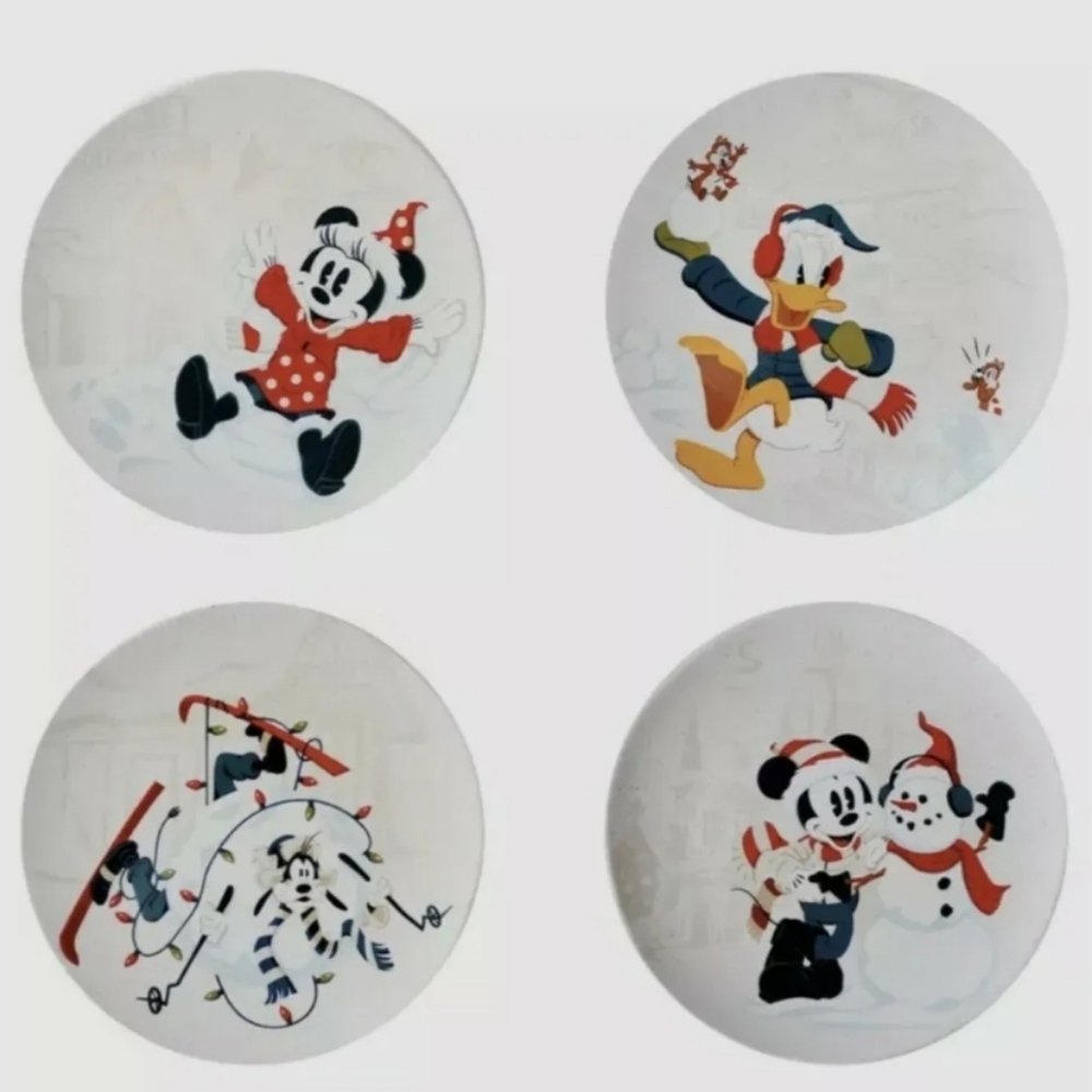 Disney Walt's Holiday Lodge Mickey & Friends Christmas Salad Plate Set - Picture 1 of 3
